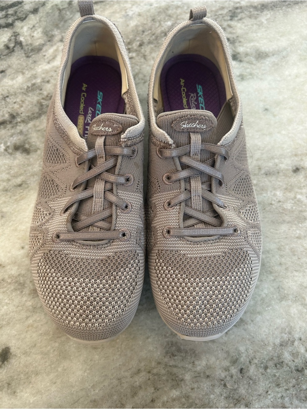 Skechers Women's Taupe Knit Slip-On Walking Shoe size 8 never worn